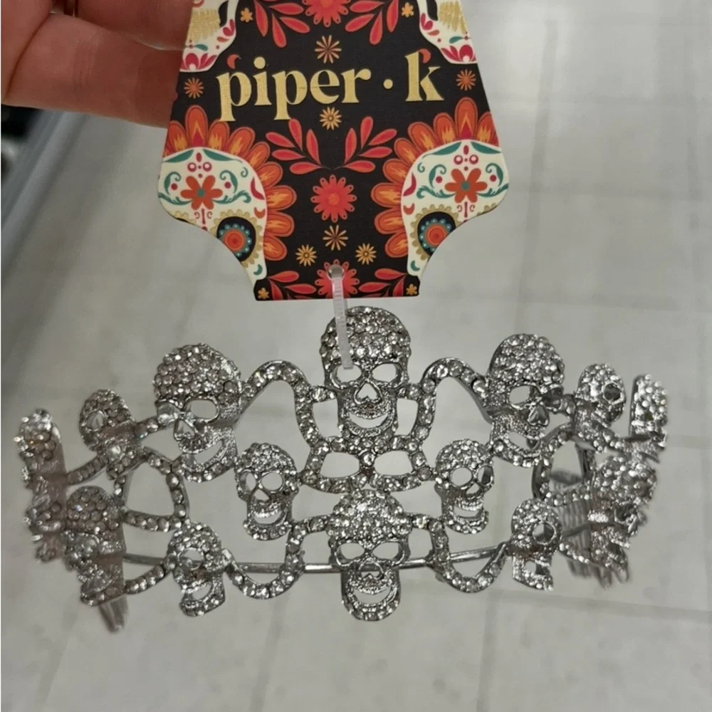 NWT 💎💀💎 PIPER k crystals embroidered skulls tiara crown